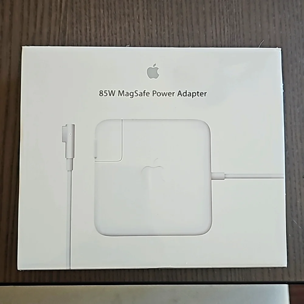 APPLE 85 W MagSafe Power Adapter